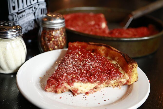Downtown Chicago Walking Pizza Tour - Key Points