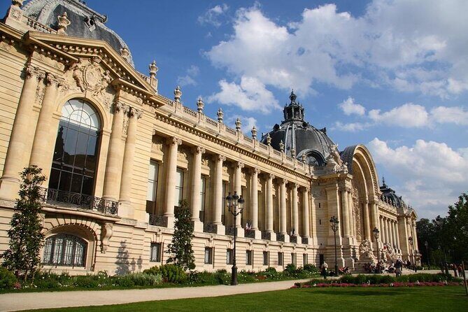 Drawing workshop/creative notebook during a walk from the Invalides to the Petit Palais - A Unique Way to Experience Paris: Drawing from Invalides to the Petit Palais