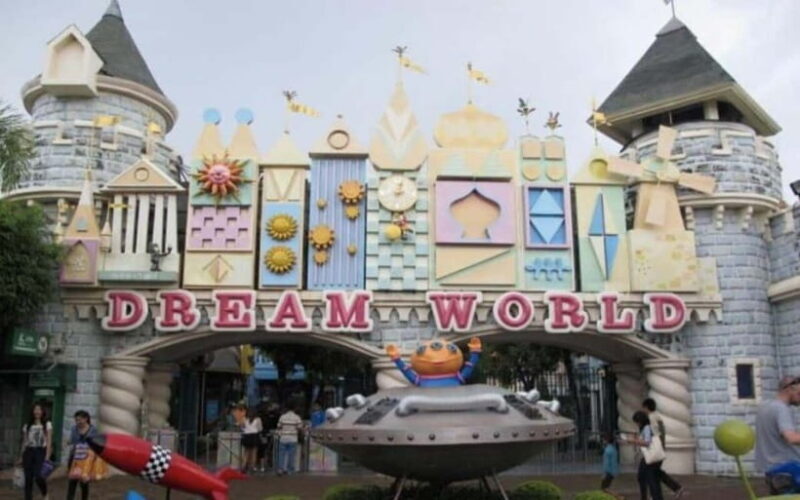 Dream World with Snow Town, Go Kart, & International Lunch - The Four Zones: A Walkthrough