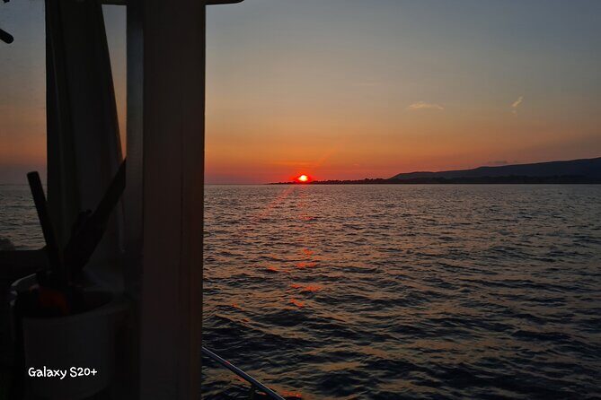 Dreamy Cruise sunset tour with dinner and unlimited wine! - The Sum Up