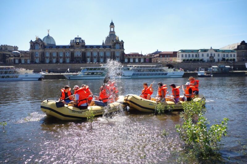 Dresden: Bootstour im Schlauchboot durch die Altstadt - Exploring Dresden from the Water: A Detailed Look