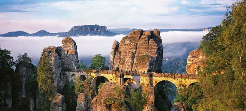 Dresden-Prague One-Way Sightseeing Journey - An In-Depth Look at the Dresden-Prague Sightseeing Journey