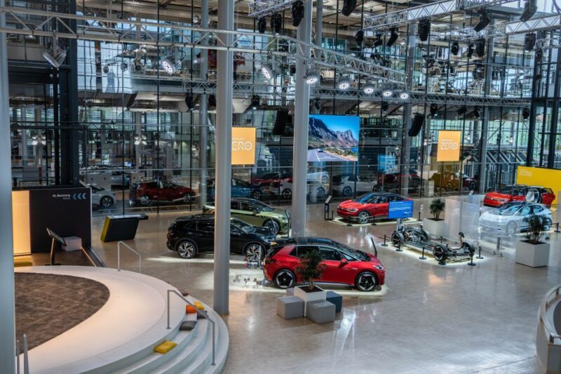 Dresden: Tour of VW's Transparent Factory - A Close Look at the VW Dresden Transparent Factory Tour