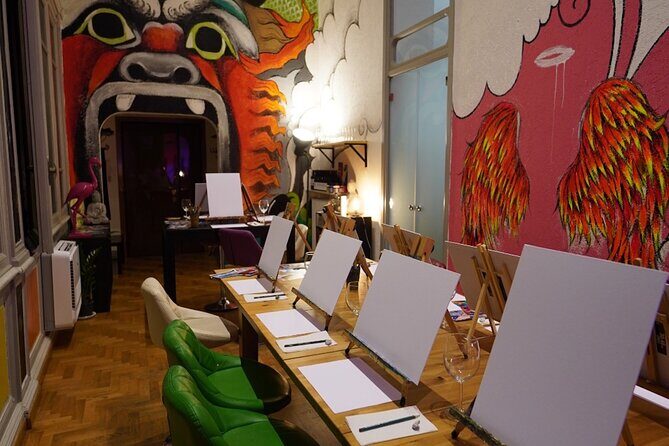 Drink & Draw in 17th century palace with Gorgeous Nude Male Model - Who Will Love This Tour?