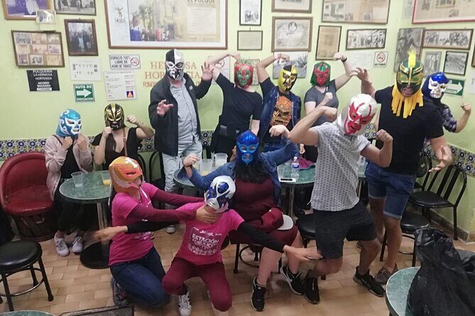 Drinks, Music and Lucha libre on a Saturday Night in Mexico City - A Closer Look at the Experience