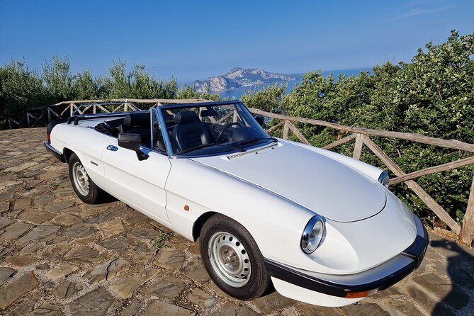 Drive Experience on vintage car - A Close Look at the Vintage Car Drive Experience