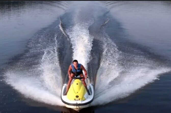 Drive Jet Ski Around Dallas Lakes - Drive Jet Ski Around Dallas Lakes: An Up-Close Look
