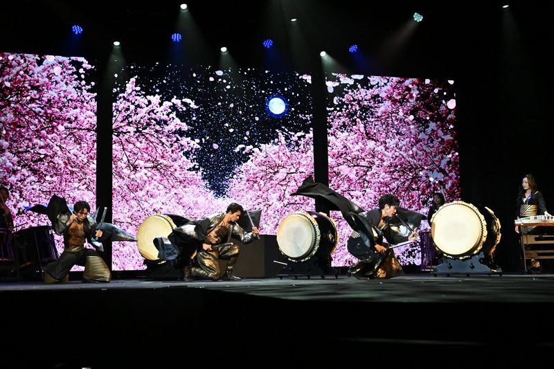 DRUM TAO THEATER KYOTO Special Package with Drum Experience & Photo - Fifty minutes of sound, movement, and stagecraft