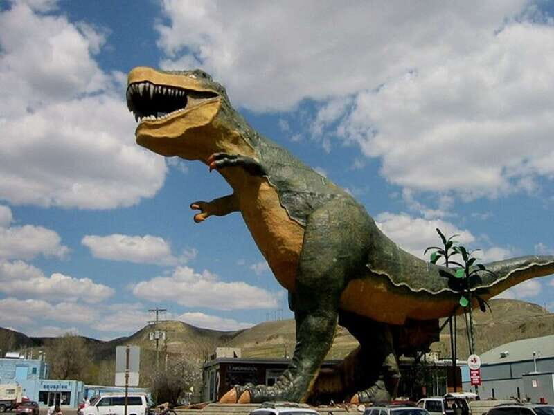 Drumheller: Bad Land & Dinosaur Museum Tour from Calgary - Key Points