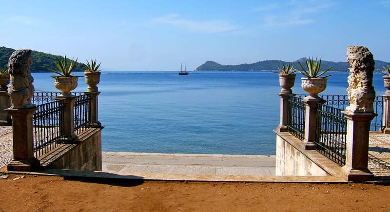 Dubrovnik: 3 Island Boat Tour with Lunch and Guide - What Is the Experience Like?