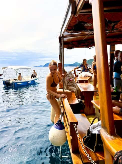 Dubrovnik: 6 hours Blue cave & Elaphiti with optional lunch - Key Points