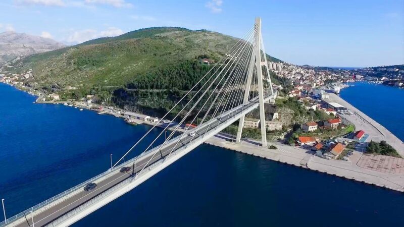 Dubrovnik: Guided Sightseeing Tour by Minivan - Free Time & Old Town