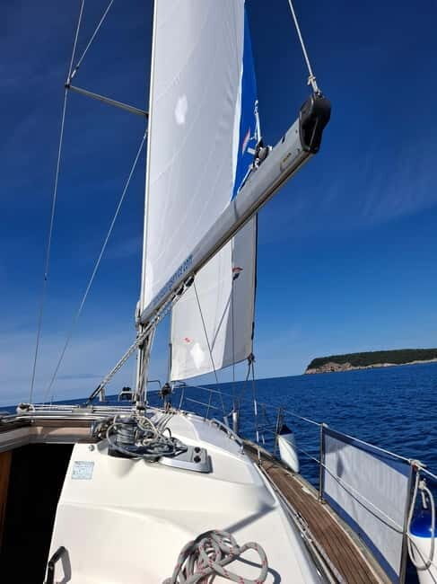 Dubrovnik- Half day private boat tour to Elaphiti &Blue cave - Key Points