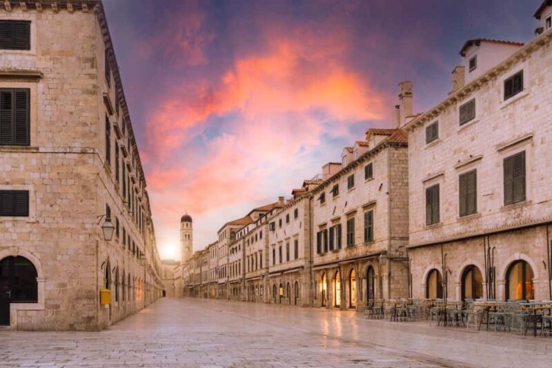 Dubrovnik: Private Old Town and City Walls Walking Tour - Key Points