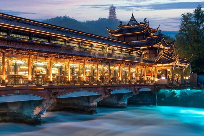 Dujiangyan Foodie Night Tour in Guanxian ancient town - Key Points