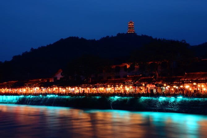 Dujiangyan Foodie Night Tour in Guanxian ancient town - Starting Point: Dujiangyan’s Historic Heart and Culinary Charm