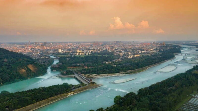 Dujiangyan Irrigation System & Mount Qingcheng Private Tour - Key Points