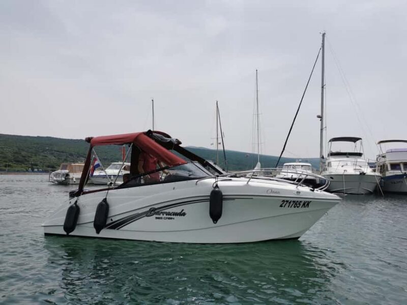 Dunat/Krk: Rent a boat Oki Barracuda 585 - Exploring the Coast and Islands from Krk