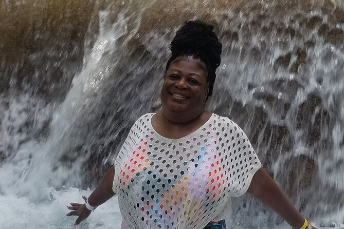 Dunn's River Falls and Blue Hole Private Transportation - Key Points