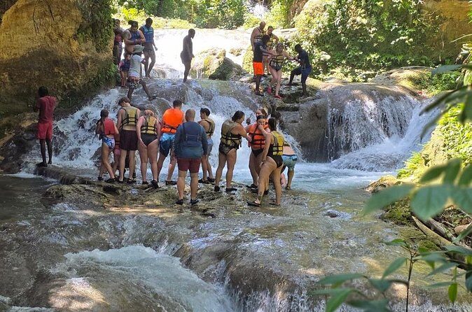 Dunns River Falls Climb and Ocho Rios Highlights with Shopping - FAQ