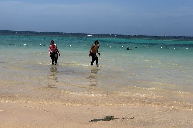 Dunn's River Falls & Island Village, Private Tour from Kingston - FAQs