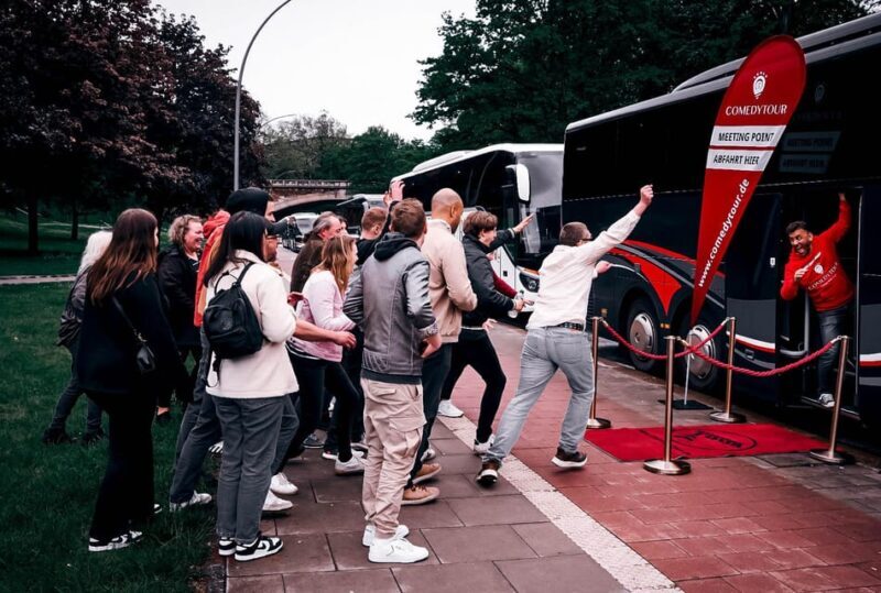 Düsseldorf: 1.5-Hour Comedy Bus Tour - Key Points