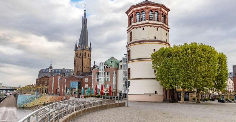 Dusseldorf: Capture the most Photogenic Spots with a Local - Exploring Dusseldorf in 90 Minutes with a Local