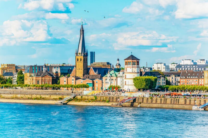 Düsseldorf: City Sightseeing Cruise on the Rhine - Who Should Consider This Cruise?