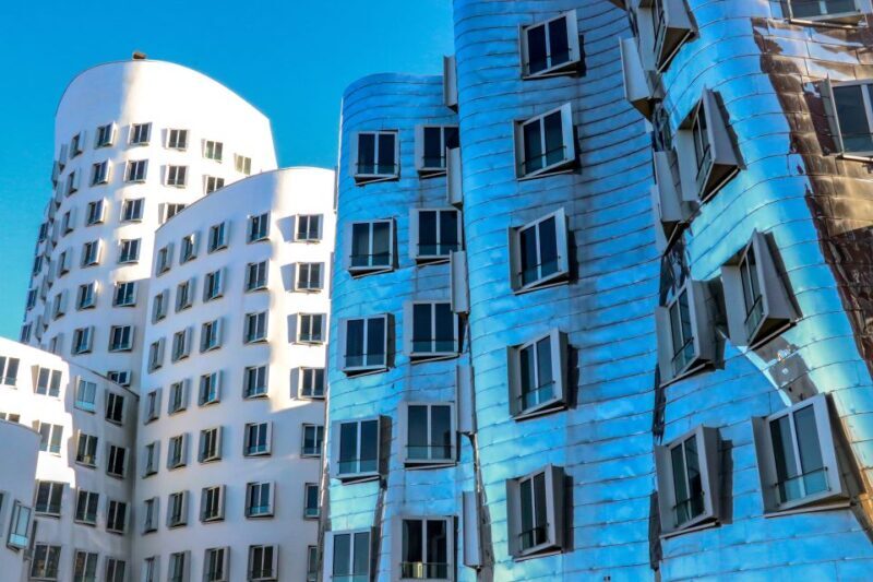 Dusseldorf: Express Walk with a Local in 60 minutes - Key Points