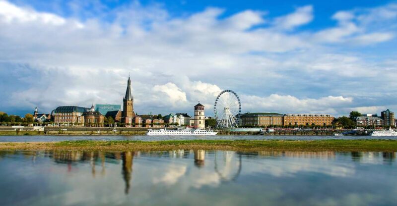 Dusseldorf: Express Walk with a Local in 60 minutes - Exploring Dusseldorf in 60 Minutes: What to Expect