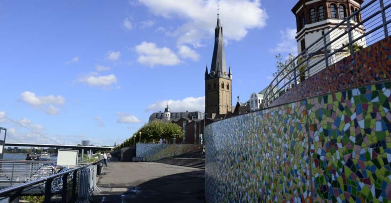Düsseldorf: Guided Old Town Tour with Beer Break - Key Points