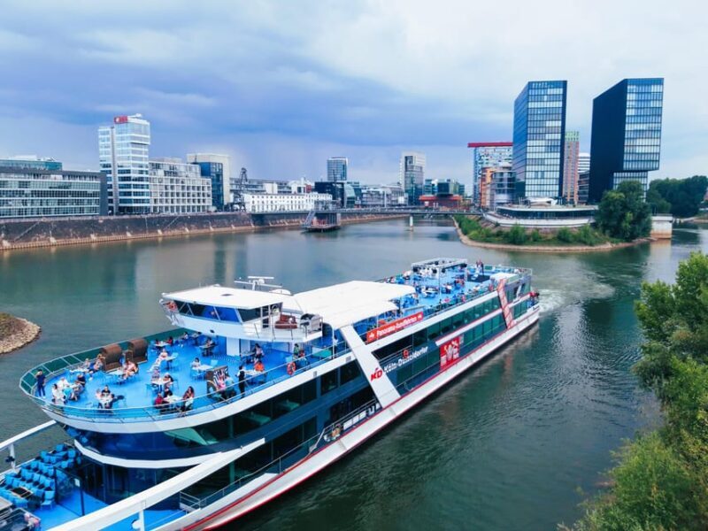 Düsseldorf: old city and the Rhine - Düsseldorf: Old City and the Rhine — A Practical Guide