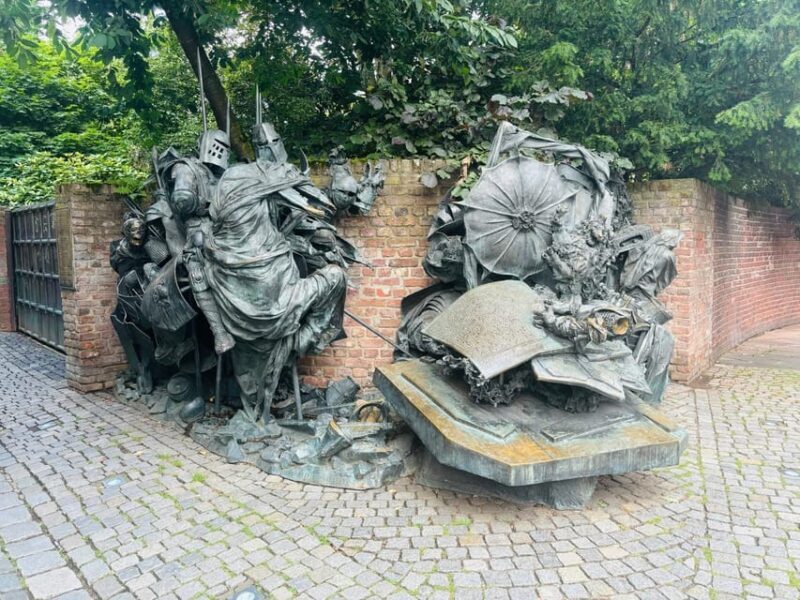 Düsseldorf: Old Town Historical Walking Tour with GEO EPOCHE - An In-Depth Look at the Düsseldorf Old Town Walking Tour