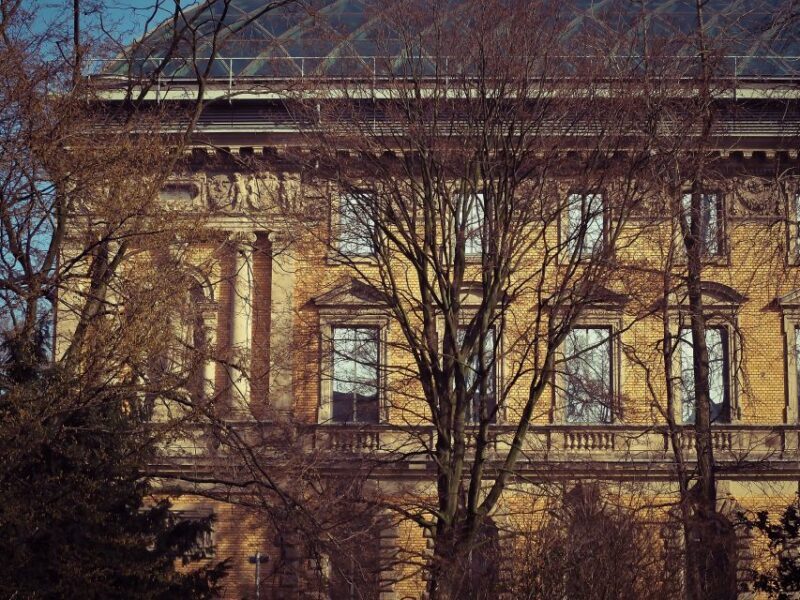 Düsseldorf Old Town - Private Guided tour - Walking Through the Heart of the Old Town