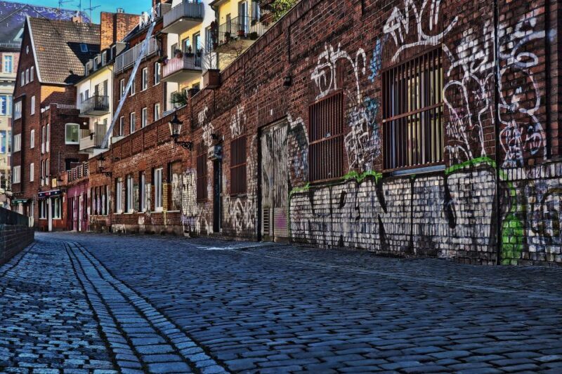 Düsseldorf Old Town - Private Guided tour - Ending at the Tonhalle Concert Hall