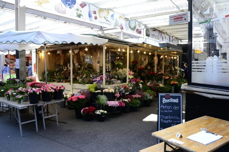 Düsseldorf walk: The Old Town and a charming market square - FAQ