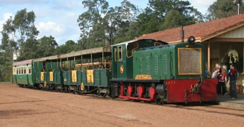 Dwellingup: Guided Hike and Scenic Train Ride with Lunch - An In-Depth Look at the Experience