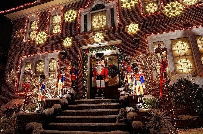 Dyker Heights Christmas Lights Private Holiday Transfer - Practical Tips and Considerations