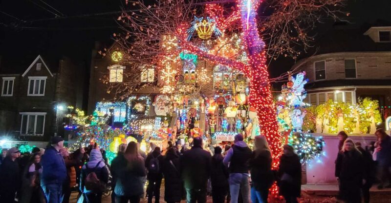 Dyker Heights Holiday Lights - Dyker Heights Holiday Lights: An Authentic Brooklyn Christmas Experience