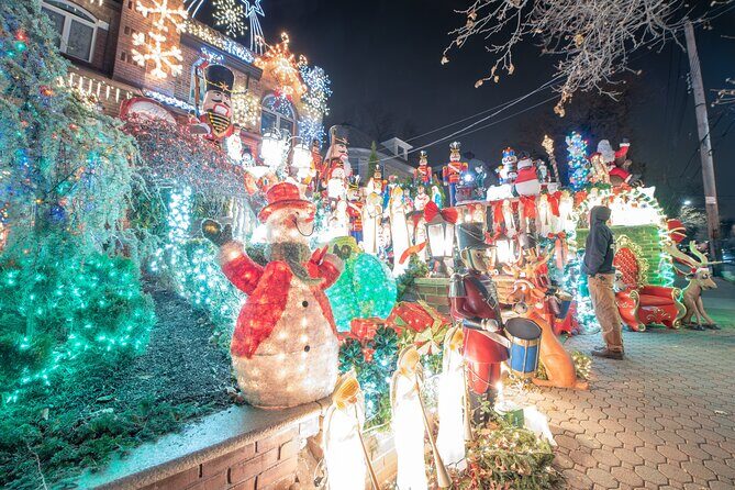 Dyker Heights Holiday Lights Tour Christmas Magic in NYC - The Itinerary Breakdown: What You Can Expect