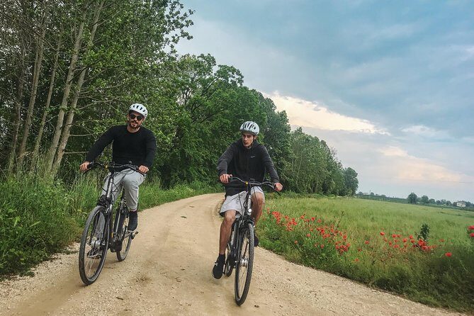 E-bike adventure among medieval castles and old villages - Scalinger Castle and the Shakespeare Connection