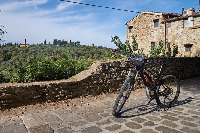 E-bike Chianti Classico & Tuscany tour with Wine & Lunch at Farm - Key Points