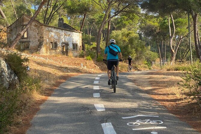 E-bike from Sintra Mountains to Cascais Sea with pickup in Lisbon - Reaching Peninha Convent: A Panoramic Viewpoint