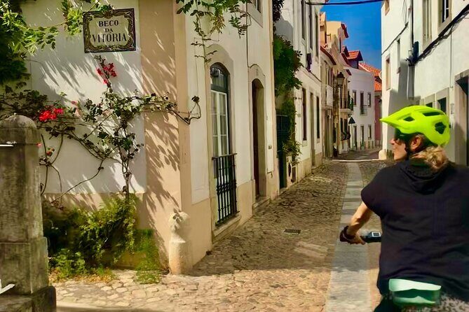 E-bike from Sintra Mountains to Cascais Sea with pickup in Lisbon - Boca do Inferno and Cascais Old Town