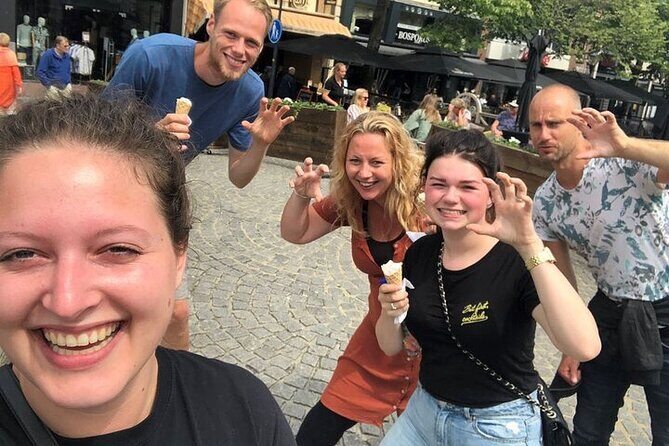 e-Scavenger hunt Volendam: Explore the city at your own pace - The Sum Up