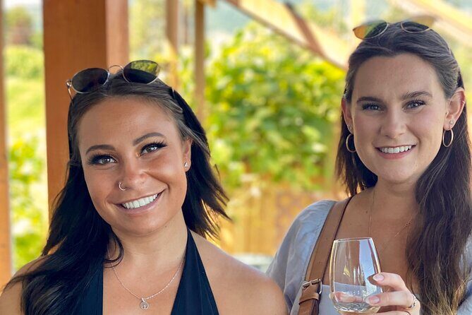 East Kelowna Half-Day Guided Wine Tour With 4 Wineries - FAQs