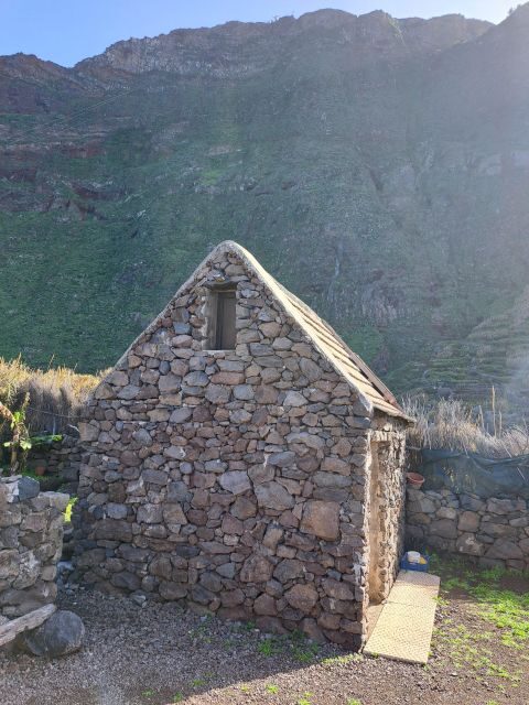 EAST MADEIRA:,Peaks, Forest walk,Thatched Roofs, Rum factory - Who Should Consider This Tour?