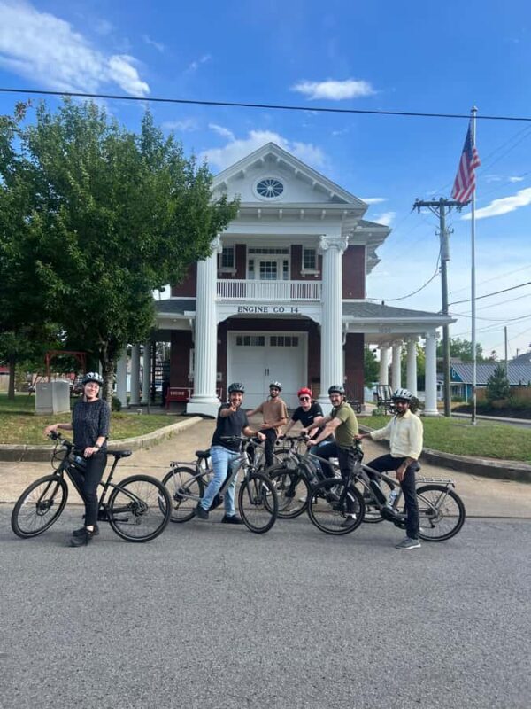 East Nashville Neighborhood Bike Tour - Discovering Nashville on Two Wheels: The East Nashville Neighborhood Bike Tour