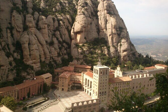 Easy Montserrat. Half-Day Trip from Barcelona - Transportation and Group Size