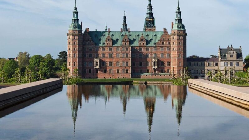 Easy Pace Tour of Kronbog Castle & Frederiksborg Palace W - Who Should Consider This Tour?